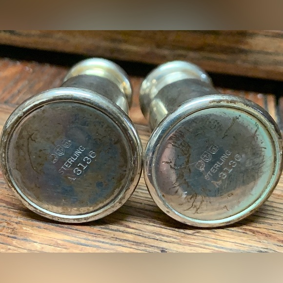 Early 20th Century Antique Sterling Silver Miniature Salt & Pepper Shakers - Picture 11 of 14